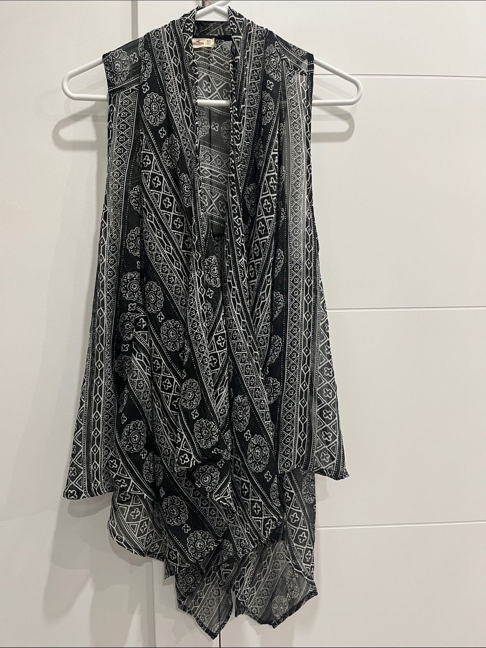 Hollister Black & White Printed Sleeveless Draped Camisole